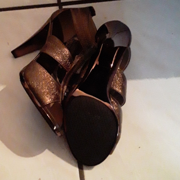 Micheal Kors Shoes - Picture 6 of 6